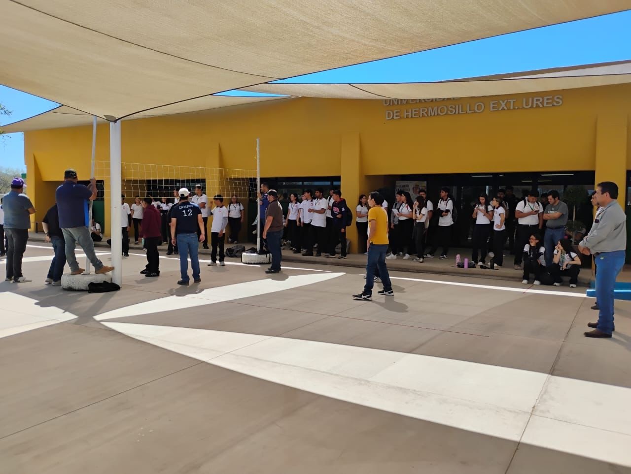 UTH Ures acerca su oferta educativa a estudiantes de CBTA 161