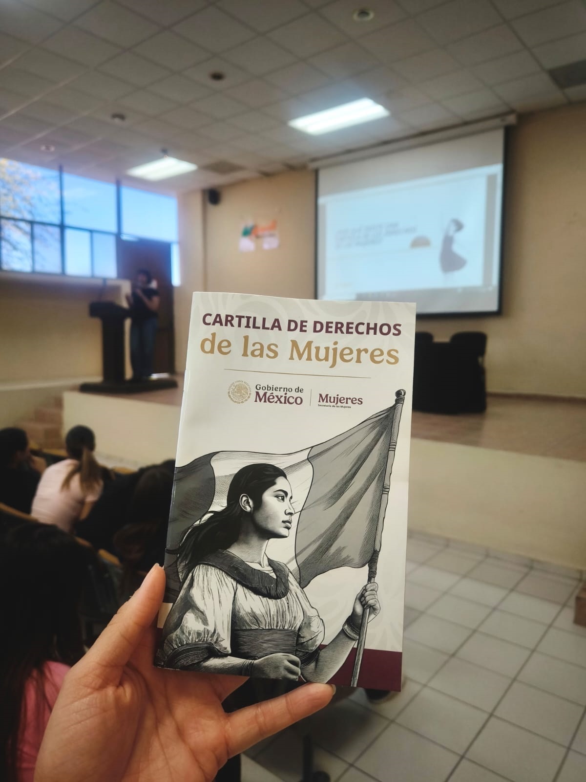 Fortalece UTH conocimiento sobre derechos de las mujeres