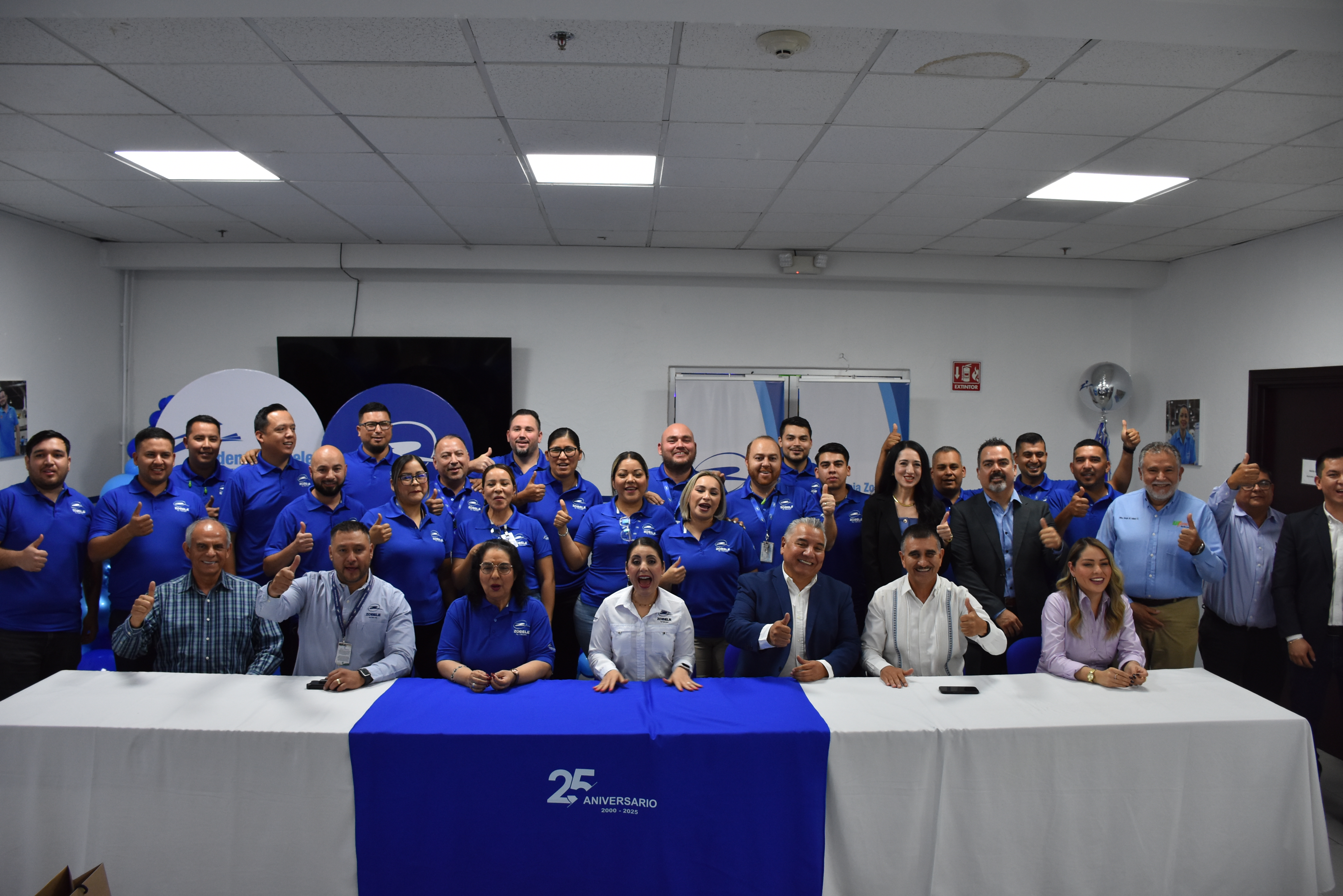 Entregan a UTHermosillo generoso donativo para equipo de taller de moldeo