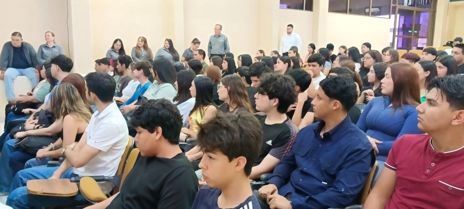 Realiza la Lic. en Negocios y Mercadotecnia su curso de inducción a sus alumnos de nuevo ingreso